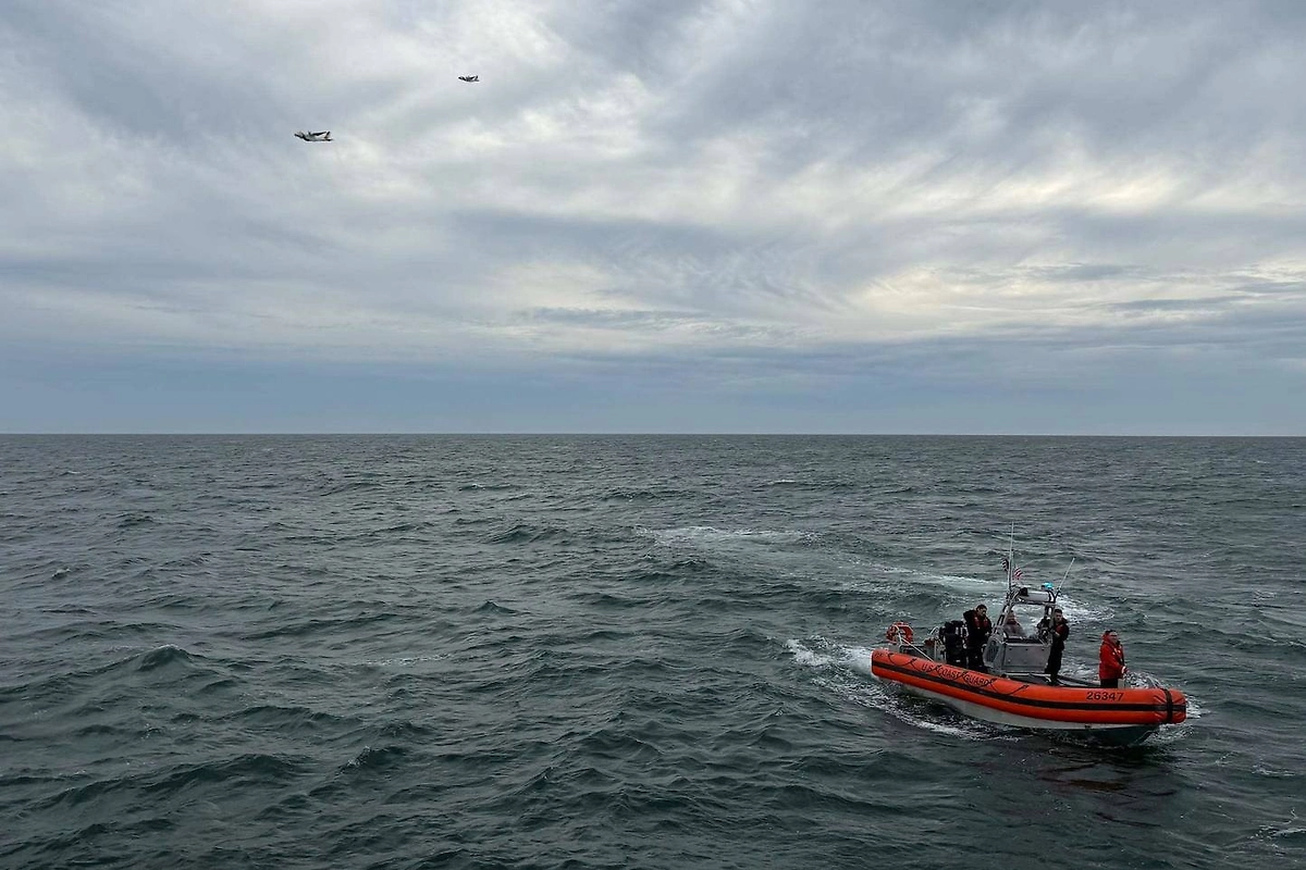 Обложка © US Coast Guard