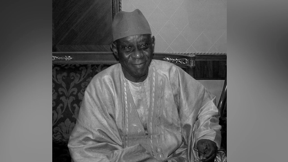 Шейх Хамиду Кане. Обложка © Wikipedia / Serigne Diagne