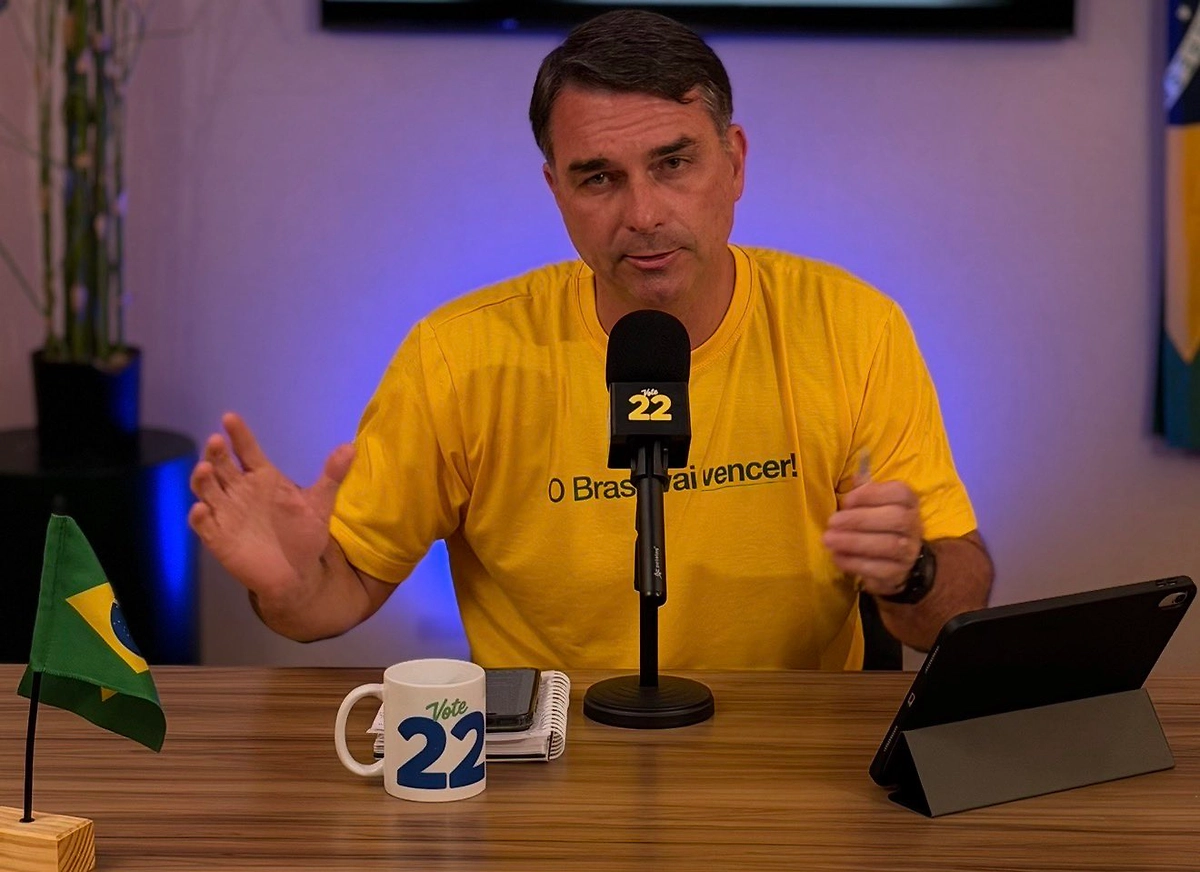 Флавиу Болсонару. Обложка © X / Flávio Bolsonaro