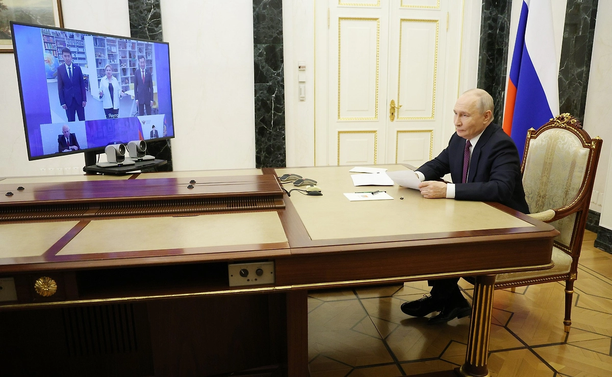 Владимир Путин ходе встречи, посвящённой открытию образовательного комплекса «Точка будущего» в Якутии. Фото © Пресс-служба Кремля