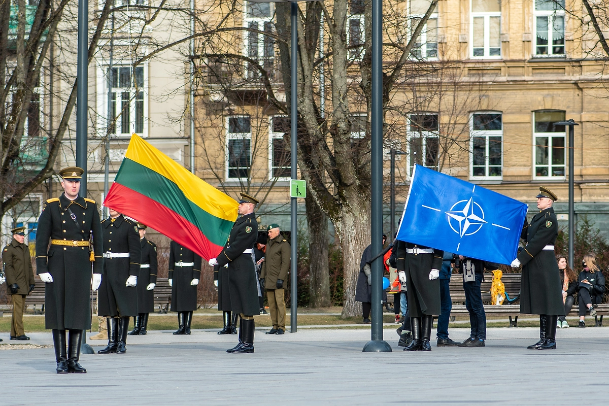 Обложка © Shutterstock / FOTODOM / Michele Ursi