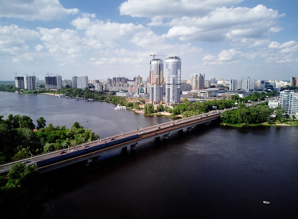 Обложка © Shutterstock.com / FOTODOM / kudla