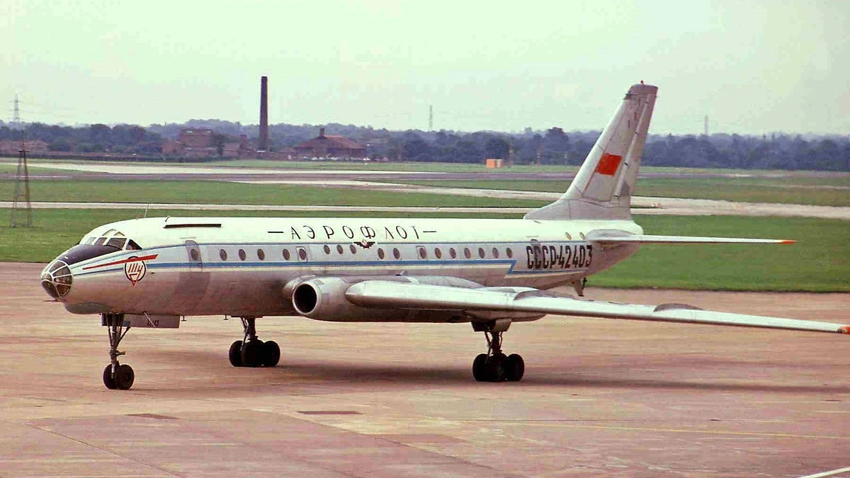Ту-104: первый реактивный пассажирский самолёт СССР. Фото © Wikipedia / Ken Fielding