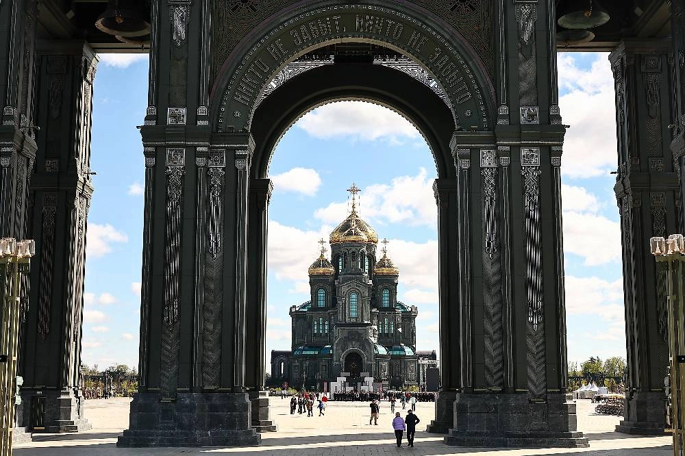 Собор в честь Воскресения Христова — главный храм Вооруженных сил РФ на территории военно-патриотического парка культуры и отдыха ВС РФ «Патриот». Фото © ТАСС / Михаил Терещенко