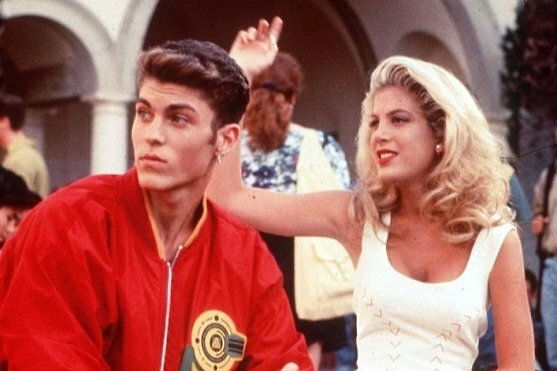 Главные вопросы о сериале «Беверли-Хиллз, 90210». Фото © «Беверли-Хиллз, 90210», режиссёры Дэниэл Эттиэс, Чип Чалмерс, Джейсон Пристли и др., сценаристы Майкл Лайонс, Кимберли Уэллс, Кеннет Биллер и др.