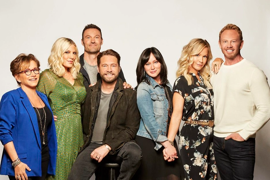 BH90210 и «Новое поколение»: продолжения «Беверли-Хиллз». Фото © «БХ90210», режиссёры Кабир Ахтар, Ховард Дойч, Джина Ламар и др., сценаристы Davah Avena, Michelle Furtney-Goodman, Jeanne Leitenberg и др. 