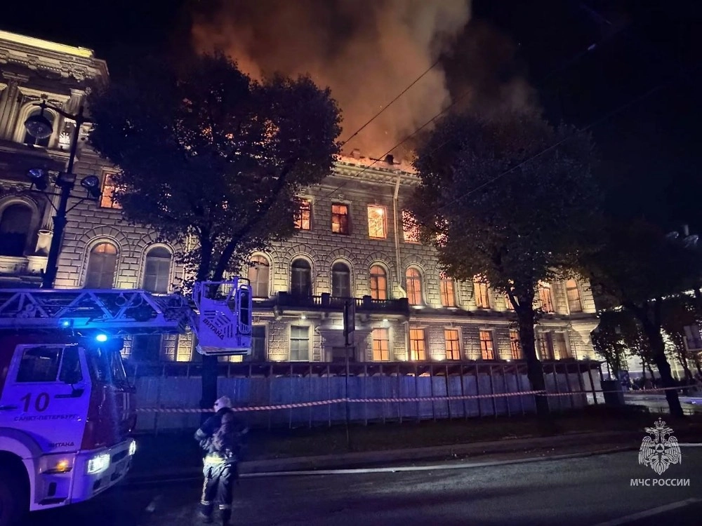 Обложка © MAX / МЧС Санкт-Петербурга