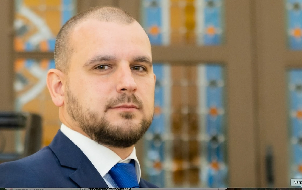 Сергей Денисов, преподаватель основ безопасности и защиты Родины (ОБЗР) из Клининграда, получил отдельную специальную номинацию. Фото © vk.ru/ Сергей Денисов