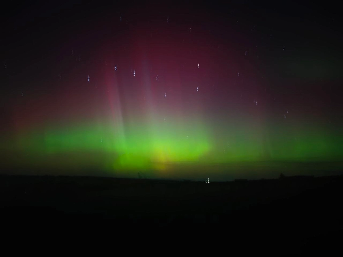 Северное сияние, Казань. Фото © Telegram / Охотники за сиянием СПб и мире : Aurora Hunters