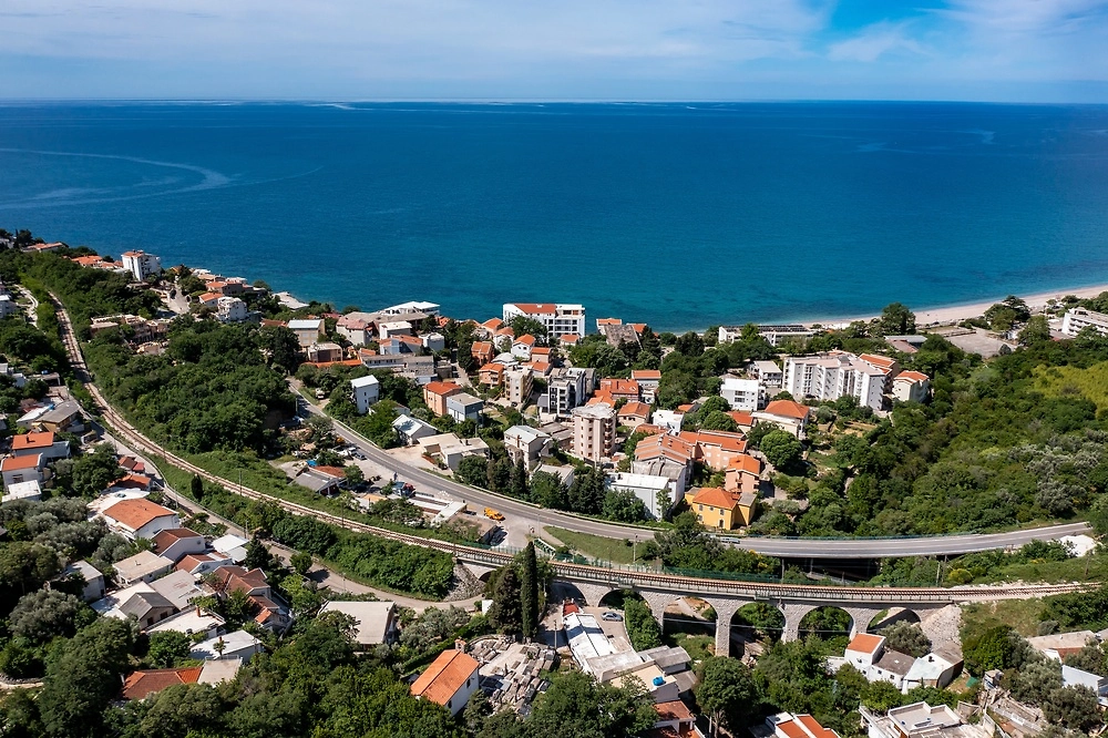 Почему Черногория вводит визовый режим с Россией. Фото © Shutterstock / FOTODOM / Adam Radosavljevic