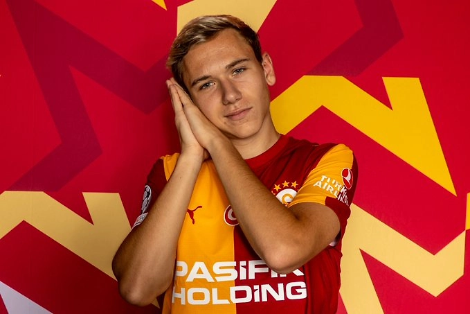 Обложка © X / Galatasaray SK