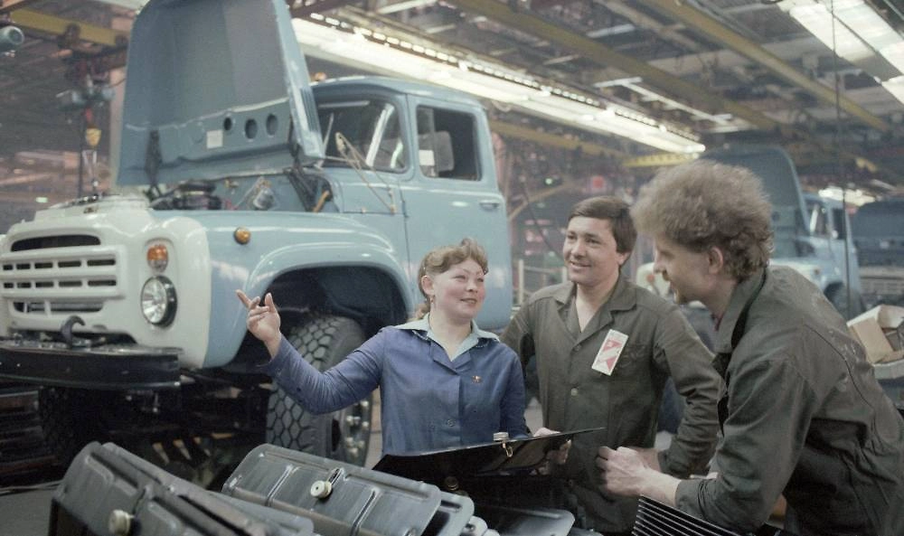 Завод имени Лихачёва: история ЗИЛа от ЗИС-5 до ЗИЛАРТа. Фото © ТАСС / Соболев Валентин