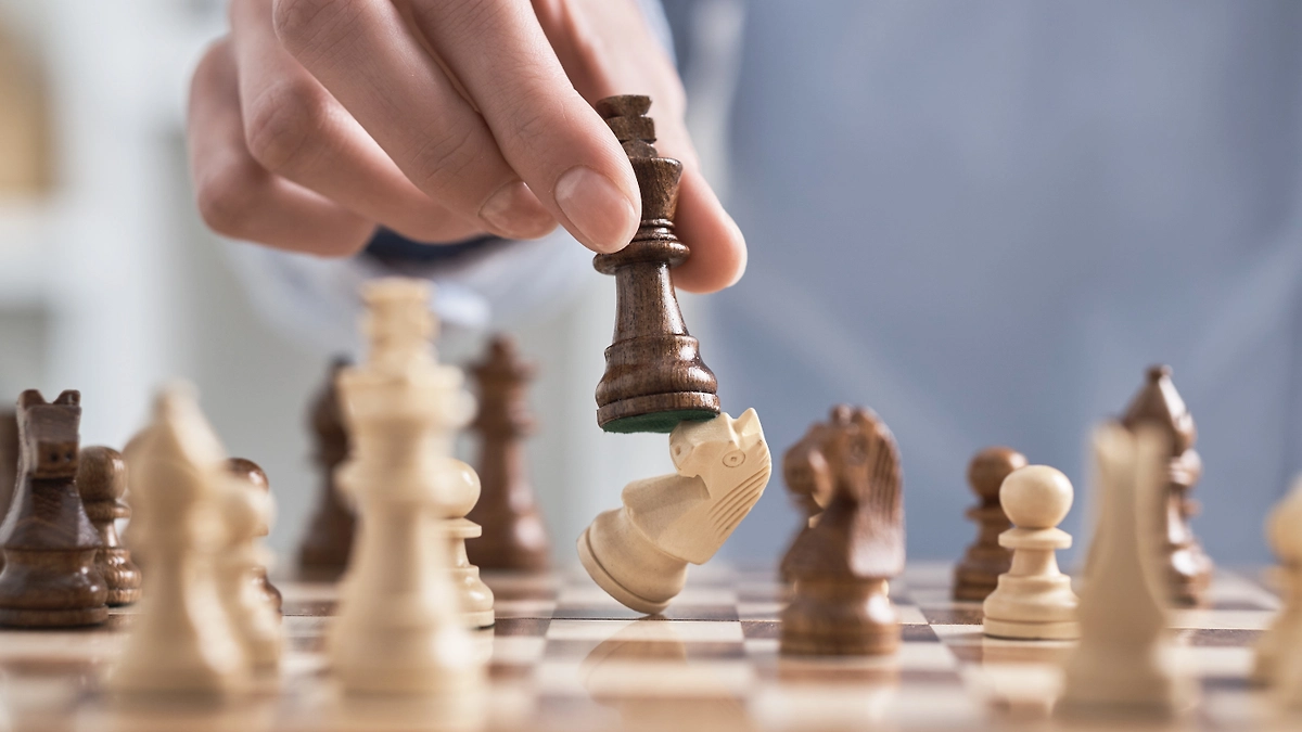 Обложка © Shutterstock / FOTODOM / Trump card