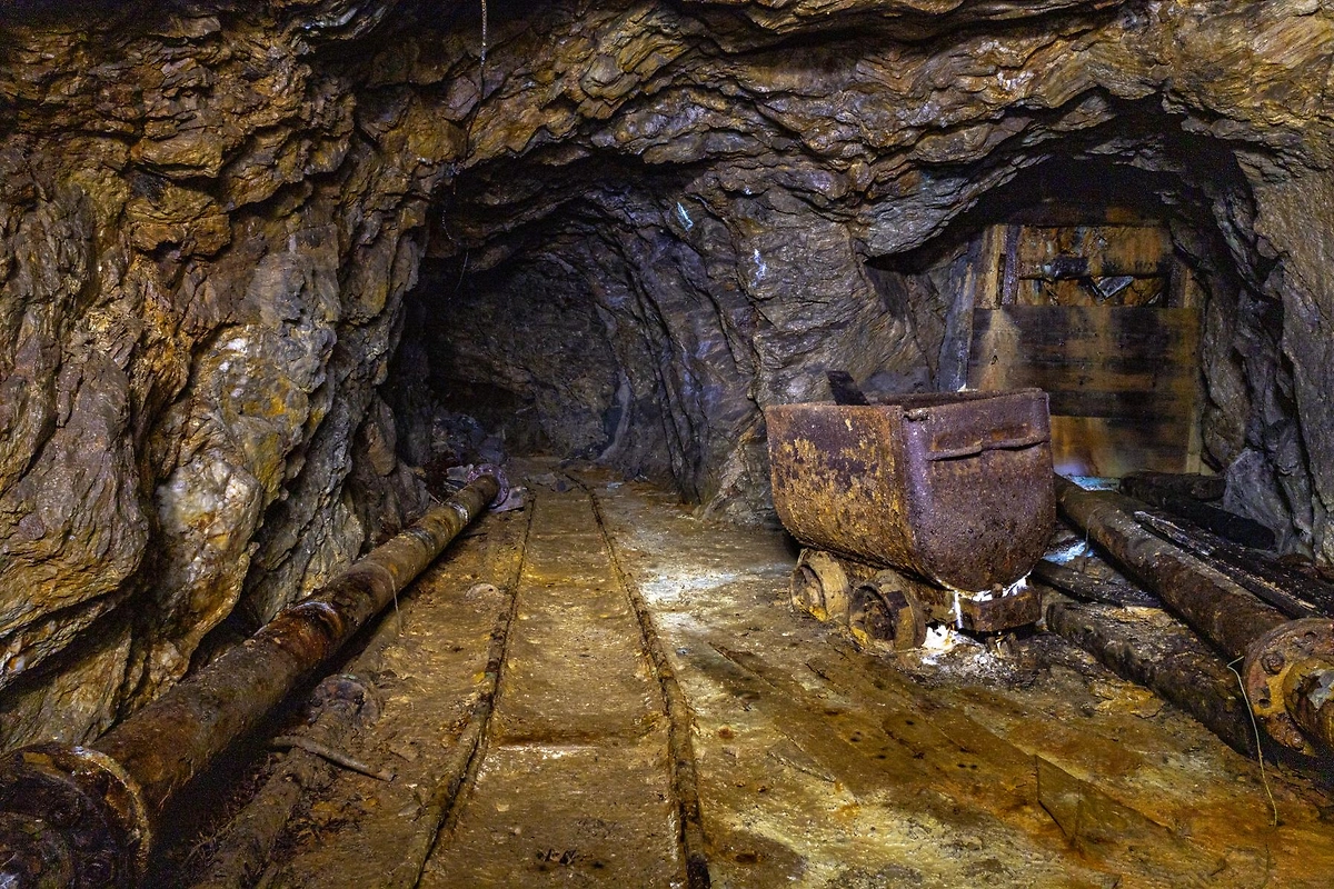 Обложка © DIAMO