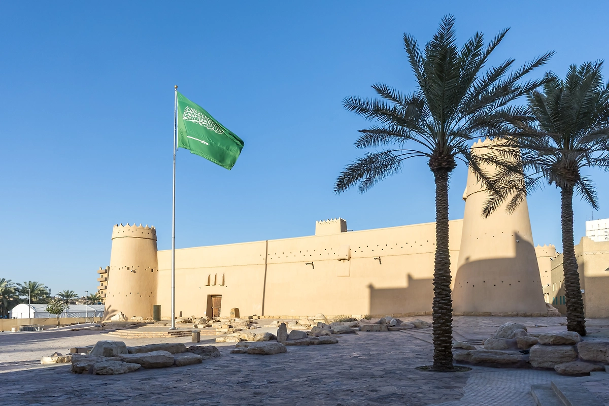 Обложка © Shutterstock / FOTODOM / Markus Mainka