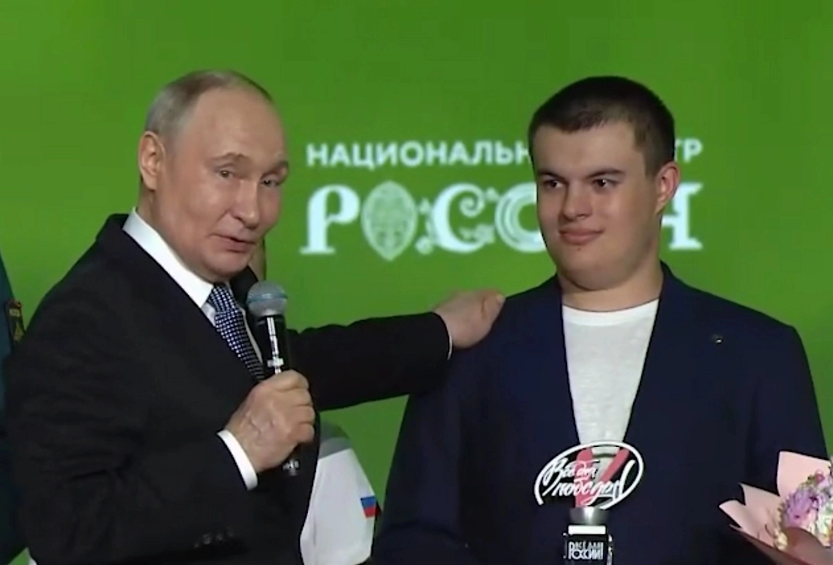 Владимир Путин и Шамиль Устарбеков. Обложка © Life.ru