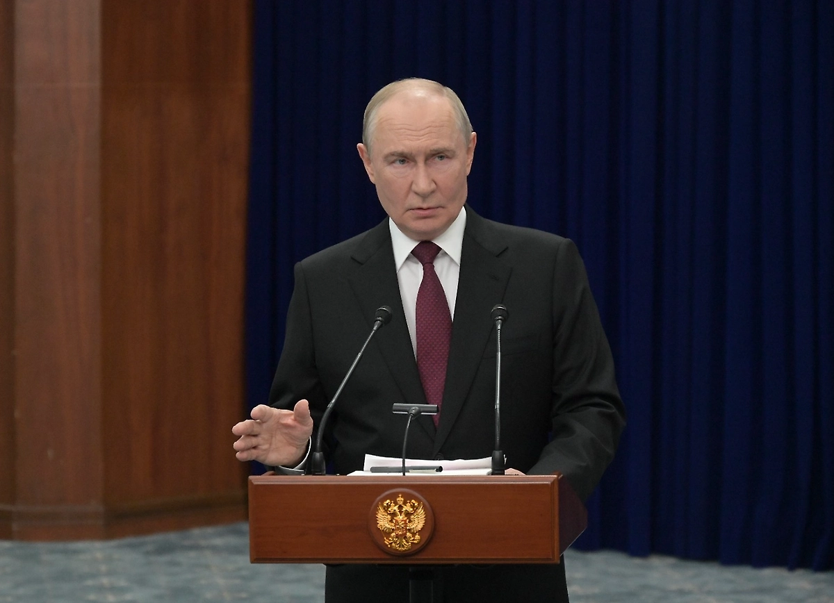 Владимир Путин. Обложка © Life.ru