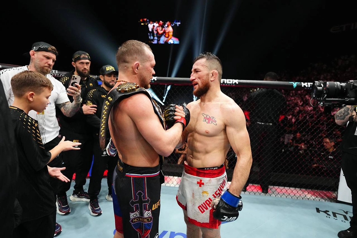 Пётр Ян и Мераб Двалишвили. Обложка © X / UFC