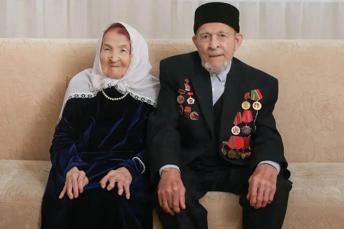 Рахиля Назмутдинова и Габдулладал Назмутдинов. Обложка © Telegram / Республика Татарстан