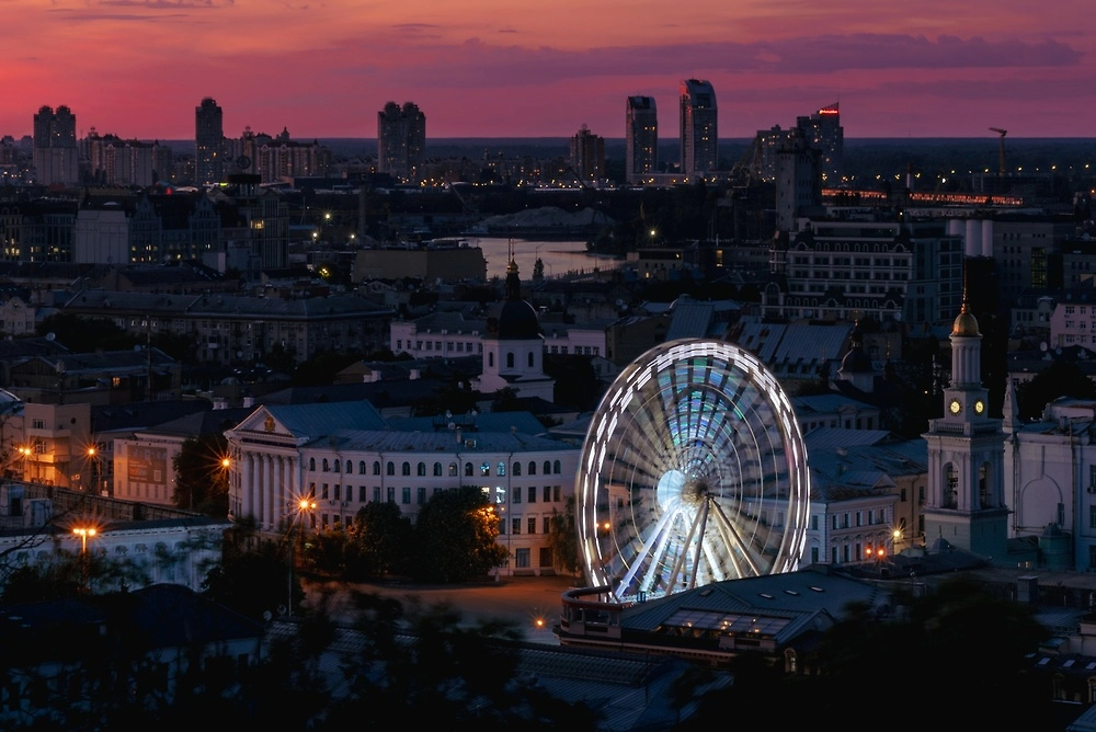 Обложка © Shutterstock.com / FOTODOM / Istetsen2