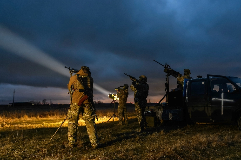 Обложка © Shutterstock.com / FOTODOM / paparazzza