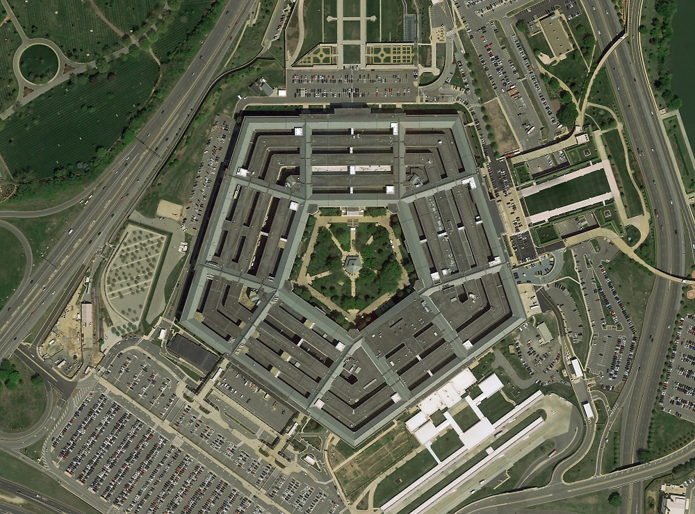 Обложка © Shutterstock / FOTODOM / burakyalcin