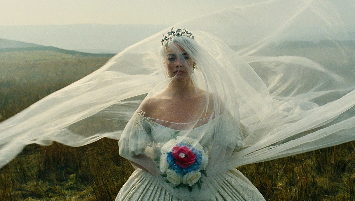 Фото &nbsp;©&nbsp;Кадр из фильма «Грозовой перевал», режиссёр Эмеральд Феннел, сценаристы Эмеральд Феннел, Эмили Бронте / Kinopoisk