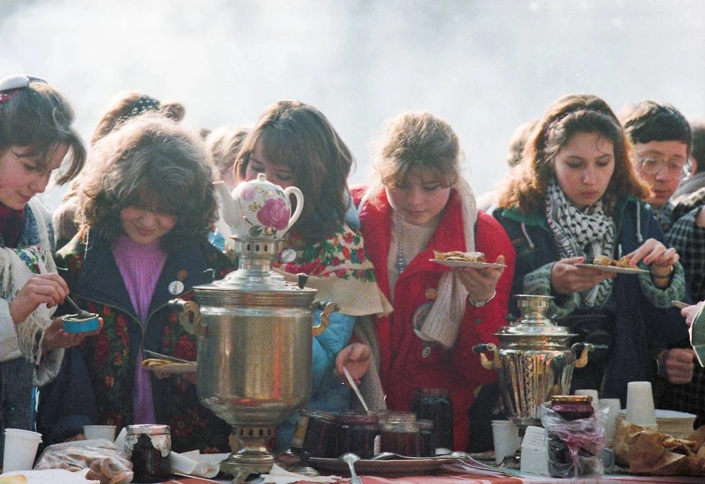 Народные гуляния на Масленицу в СССР: редкие кадры из архива. Фото © ТАСС / Олег Булдаков 