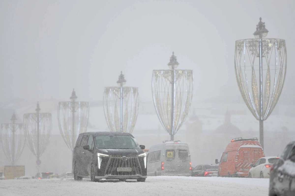 Циклон «Валли» обрушил на Москву рекордный снегопад. Фото © Life.ru