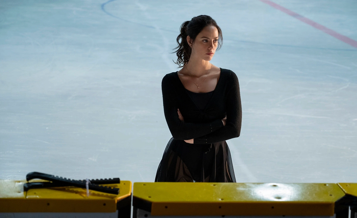 Фото © Кадр из фильма «Цепляясь за лёд», режиссёр Мэттью Хатингс, сценарист Леон Чиллс / Kinopoisk