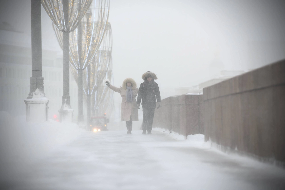 Циклон «Валли» обрушил на Москву рекордный снегопад. Фото © Life.ru