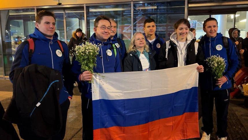 Сборная РФ по плаванию в ледяной воде триумфально выступила на чемпионате Европы. Фото © Telegram /Минспорт России