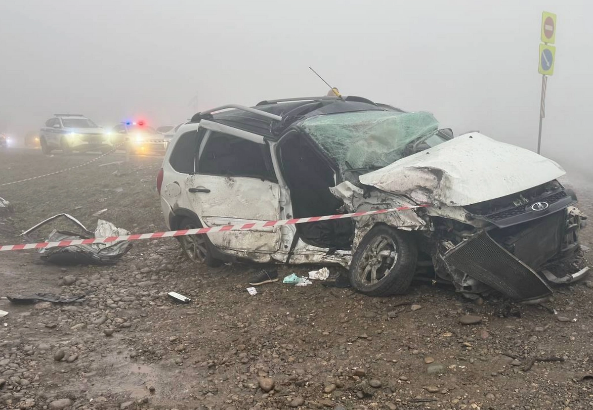 Два человека погибли в лобовом столкновении «Лады» и Hyundai на трассе «Кавказ». Фото © Telegram / Госавтоинспекция КБР