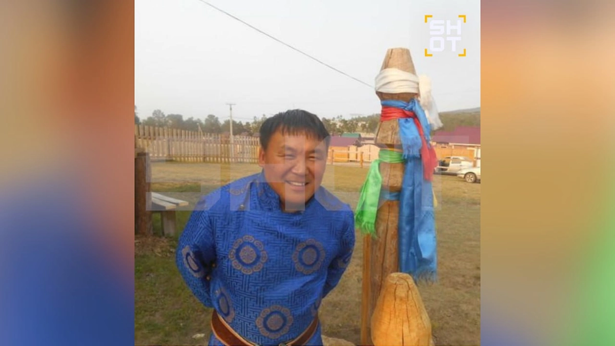 Водитель «Буханки» с туристами. Фото © Telegram / SHOT