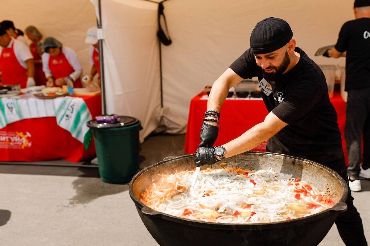 Россияне побили 9 абсурдных рекордов: от рыбы-гиганта до банного веника. Фото © knigarekordovrossii.ru