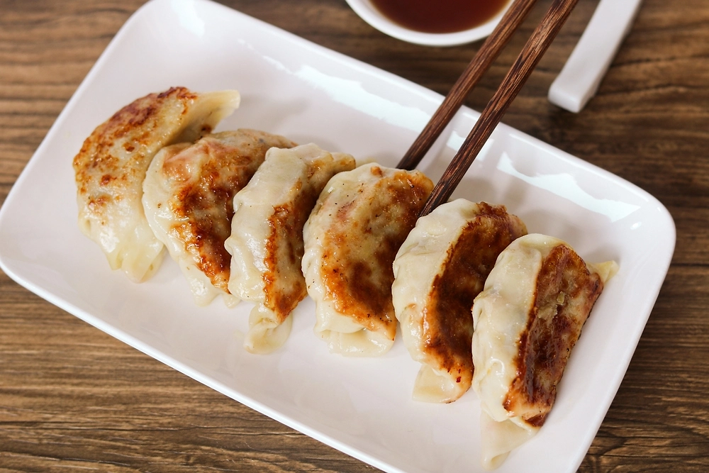 Китайские пельмени цзяоцзы — рецепт. Фото © Shutterstock / FOTODOM / Ink N Propeller