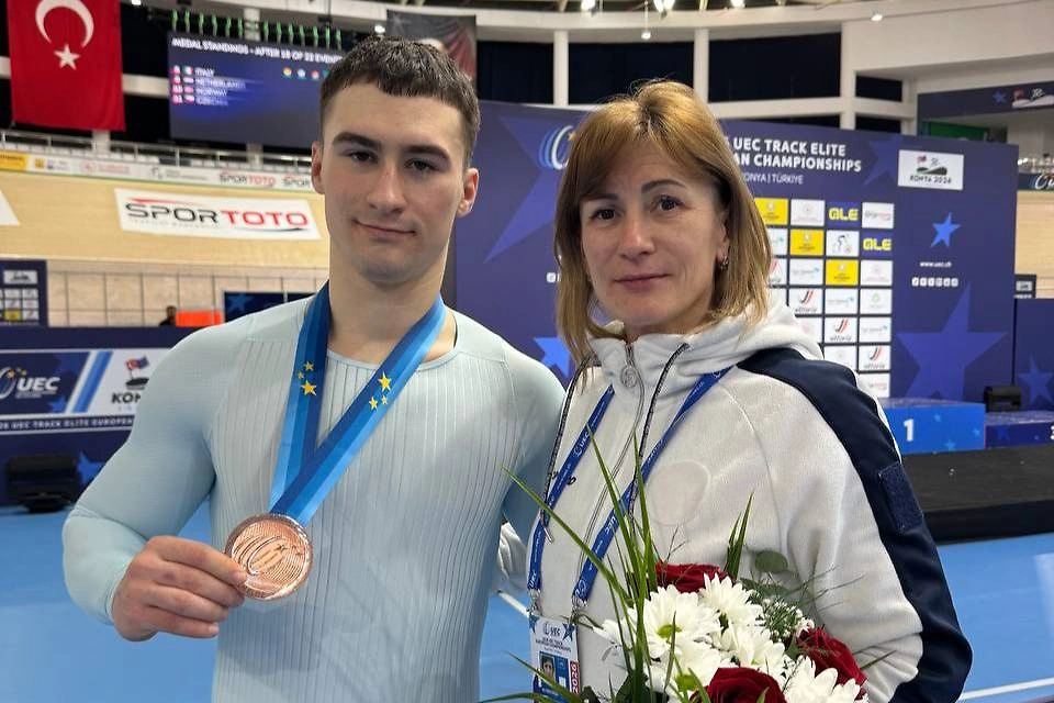 Россиянин Кирильцев стал бронзовым призёром чемпионата Европы по велотреку. Фото © Telegram / Федерация велосипедного спорта России