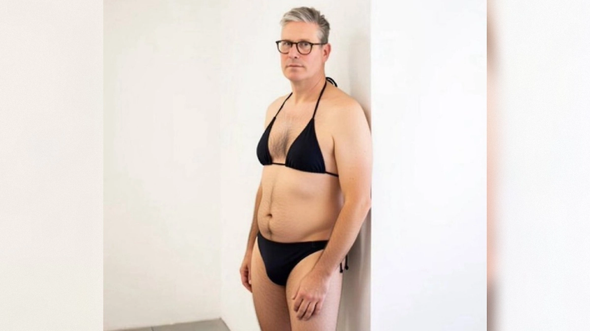 Премьер Британии Кир Стармер в купальнике (сгенерировано ИИ). Фото. © X / kadmitriev