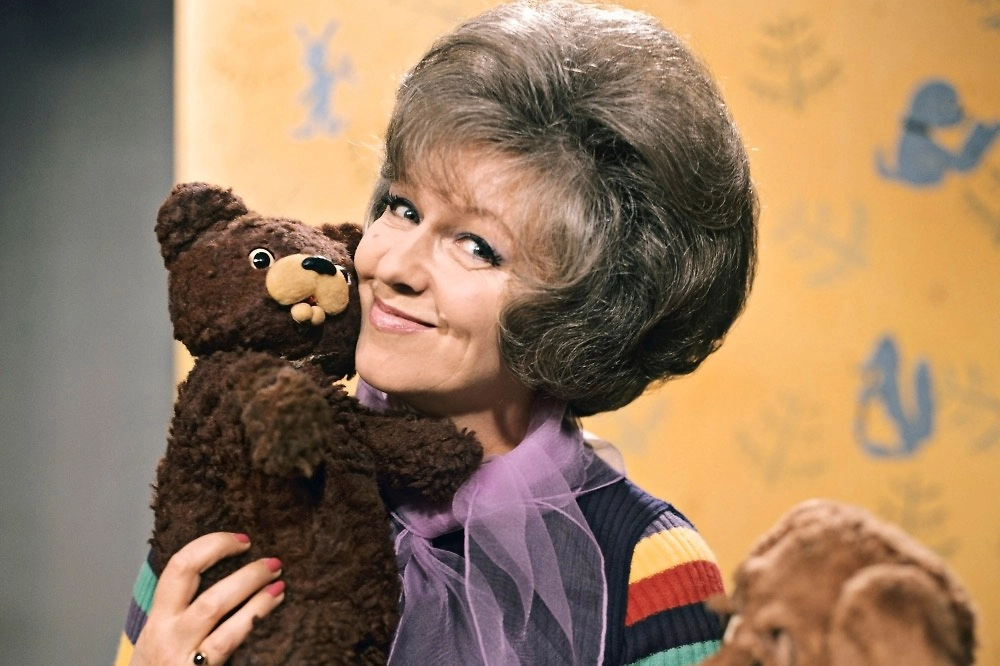 «Тётя Валя» — Валентина Леонтьева не смогла жить без телевидения. Фото © РИА «Новости» / Лев Великжанин