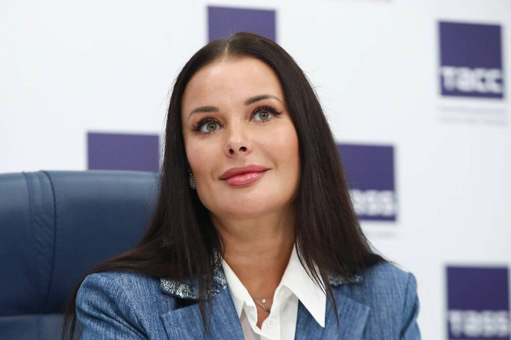 Оксана Фёдорова отказалась от титула королевы красоты из-за диссертации. Фото ©&nbsp;ТАСС / Алёна Бжахова