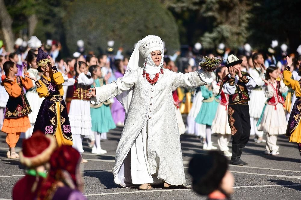 Празднование Навруза в Бишкеке. В Средней Азии он отмечается довольно широко. Фото © ТАСС / Владислав Ногай