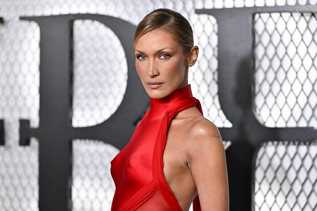 Белла Хадид. Обложка © AP/TASS