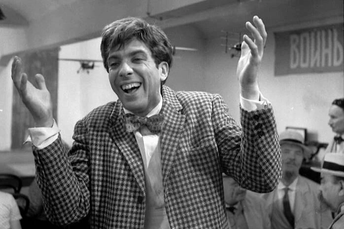 Остап Бендер и дядя Митя: лучшие роли Сергея Юрского. Фото © Кадр из фильма «Золотой телёнок», режиссёр Михаил Швейцер, сценаристы Михаил Швейцер, Илья Ильф, Евгений Петров / Kinopoisk