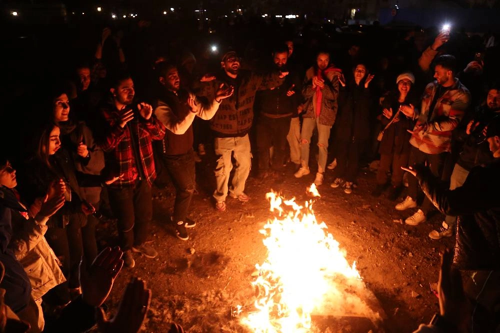 В Иране и Азербайджане на Навруз жгут костры. Фото © ТАСС / Zuma