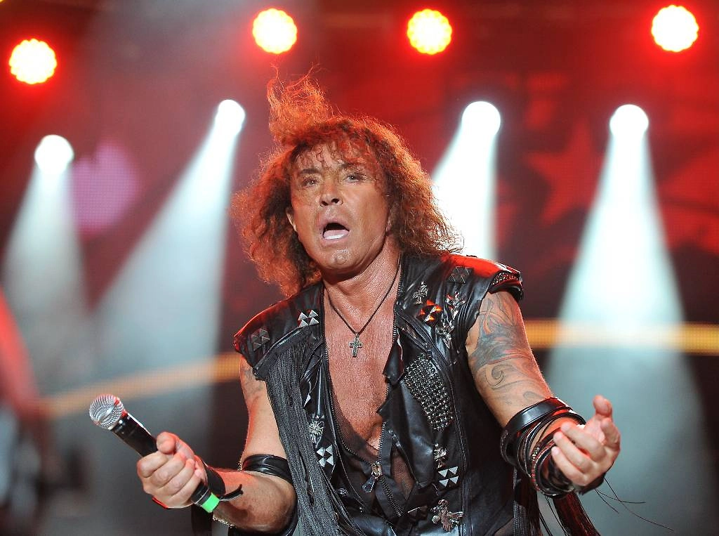 Валерий Леонтьев и его революционные костюмы, которые опередили время. Фото © ТАСС / Александр Рюмин