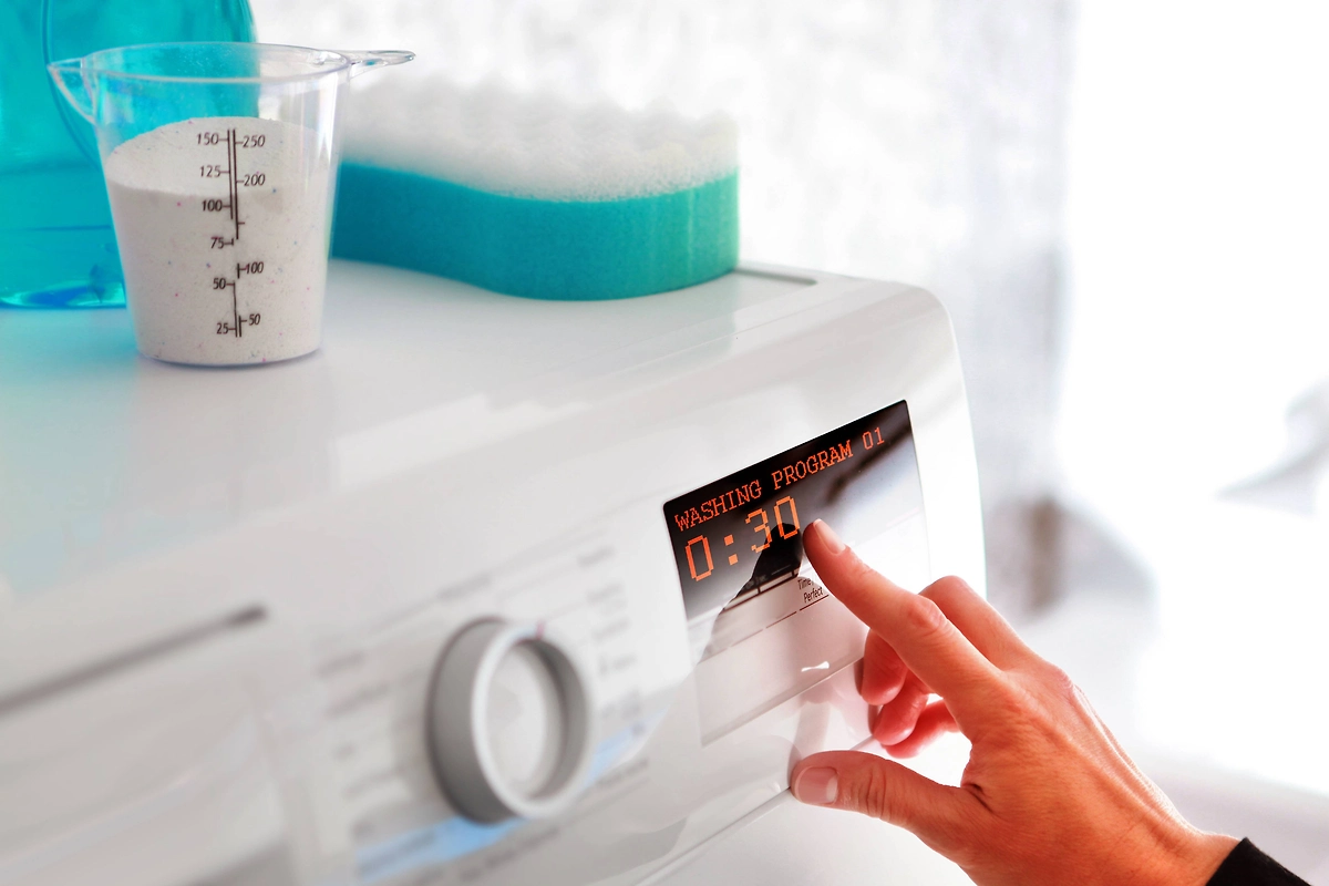 При какой температуре стирать постельное бельё: советы экспертов. Фото © Shutterstock / FOTODOM / ssuaphotos