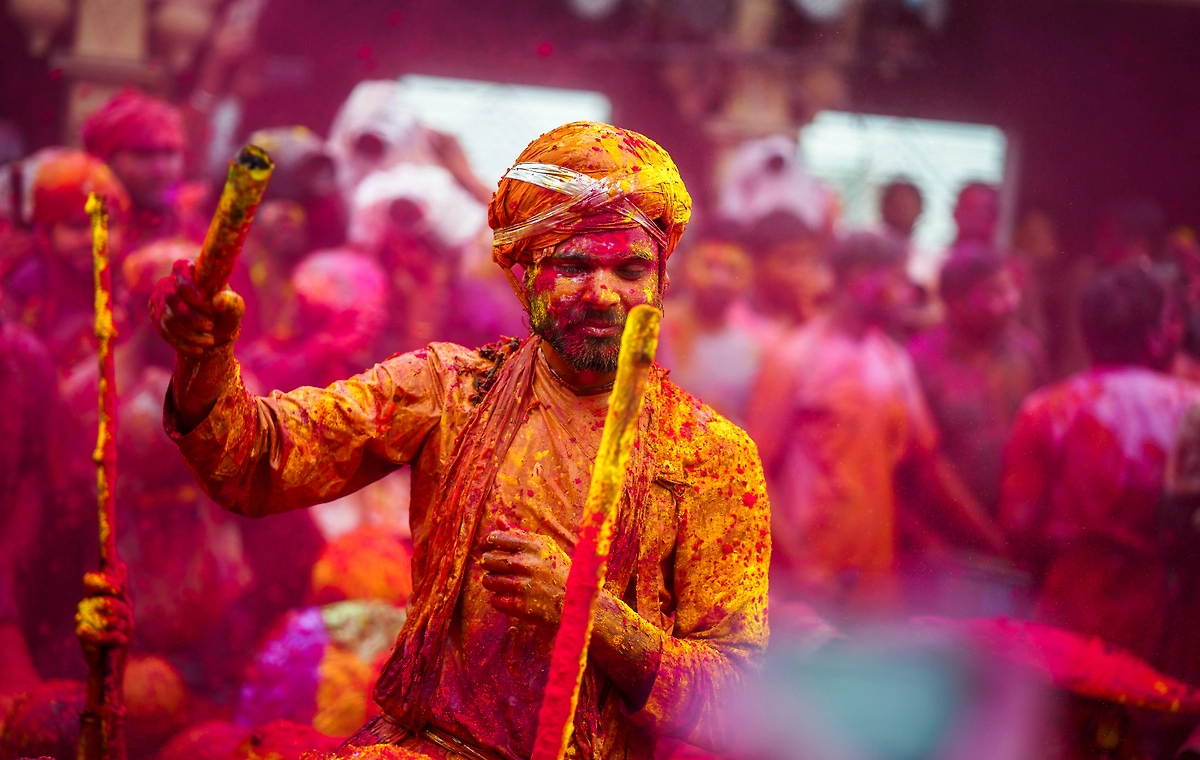 Праздник Холли 2026: что общего индийский праздник имеет с весенним равноденствием? Фото © Shutterstock / FOTODOM / KM Salih