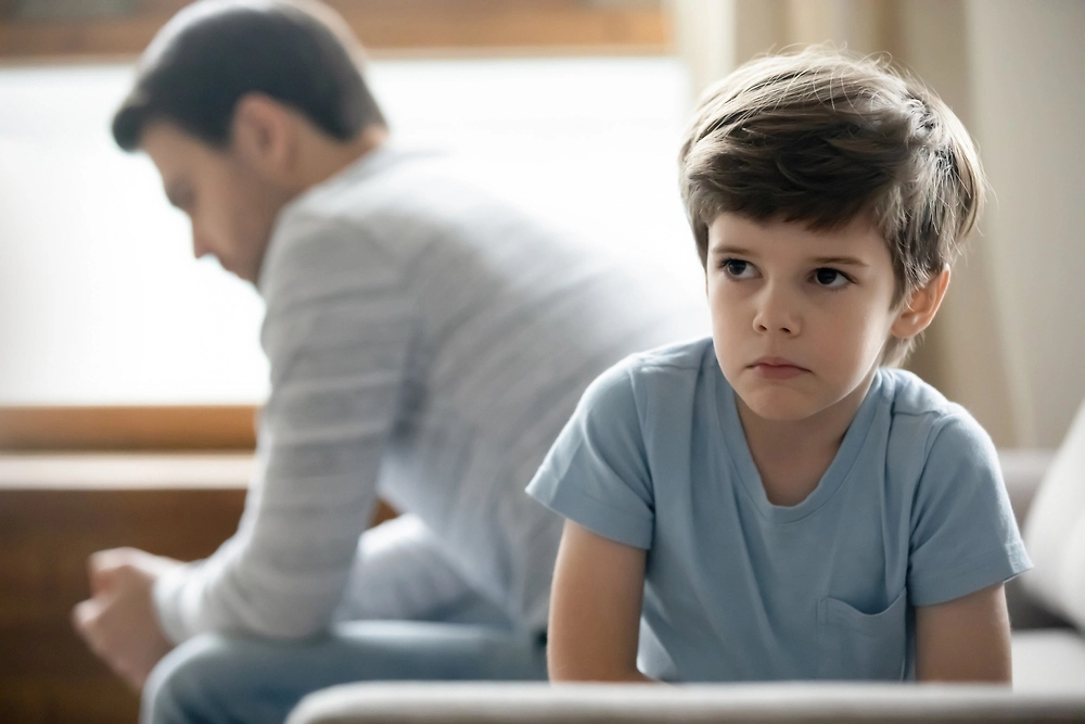 Почему люди ругают себя словами своих родителей: объяснение психолога. Фото © Shutterstock / FOTODOM / fizkes