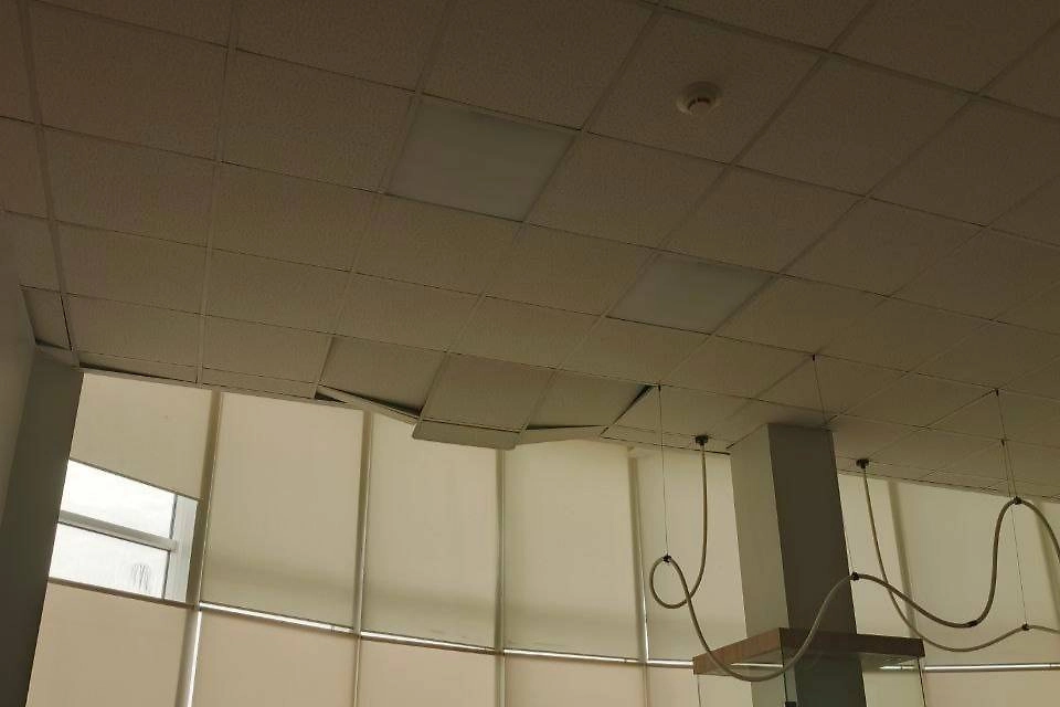 Последствия удара беспилотника в посёлке Разумное. Фото © Telegram / Настоящий Гладков