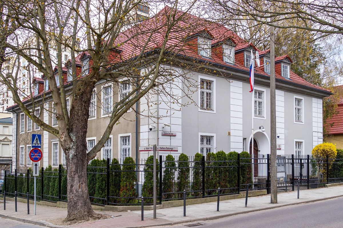 Здание генконсульства России в Гданьске. Обложка © Shutterstock / FOTODOM / Konoplytska